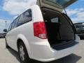 Stone White - Grand Caravan Crew Photo No. 11