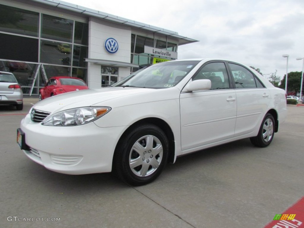 2005 Camry XLE - Super White / Taupe photo #1