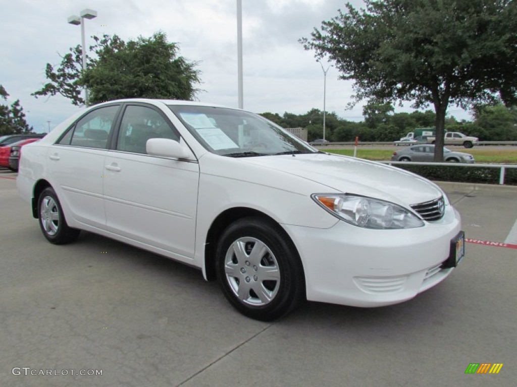 2005 Camry XLE - Super White / Taupe photo #7