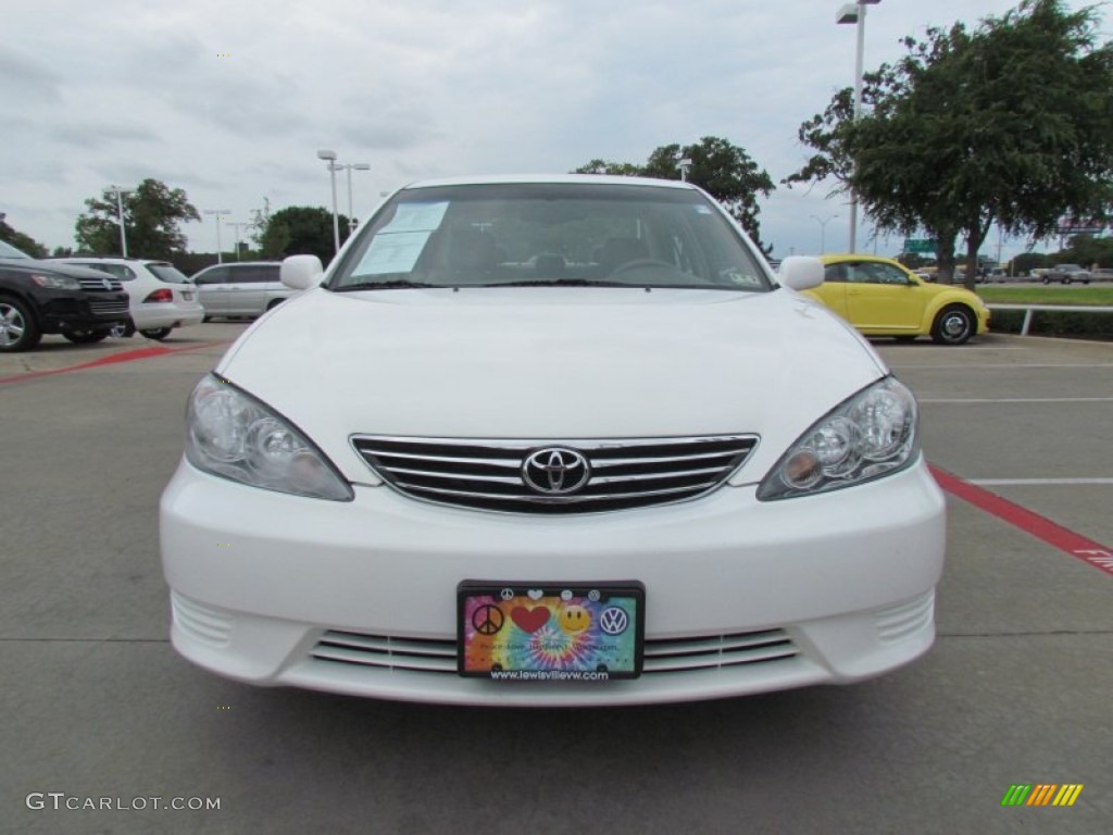 2005 Camry XLE - Super White / Taupe photo #8