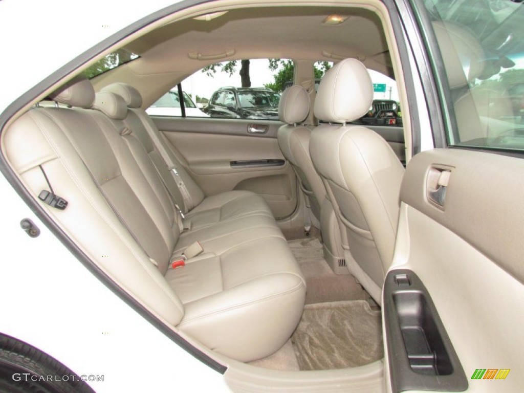 2005 Camry XLE - Super White / Taupe photo #11