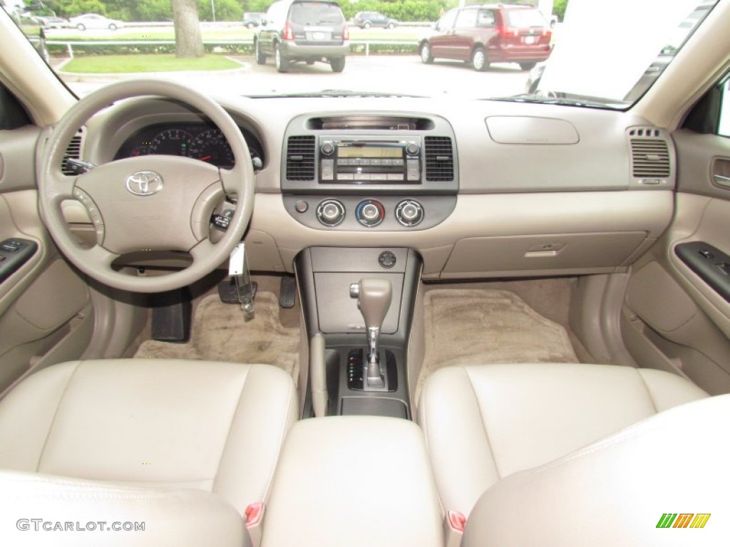 2005 Camry XLE - Super White / Taupe photo #14