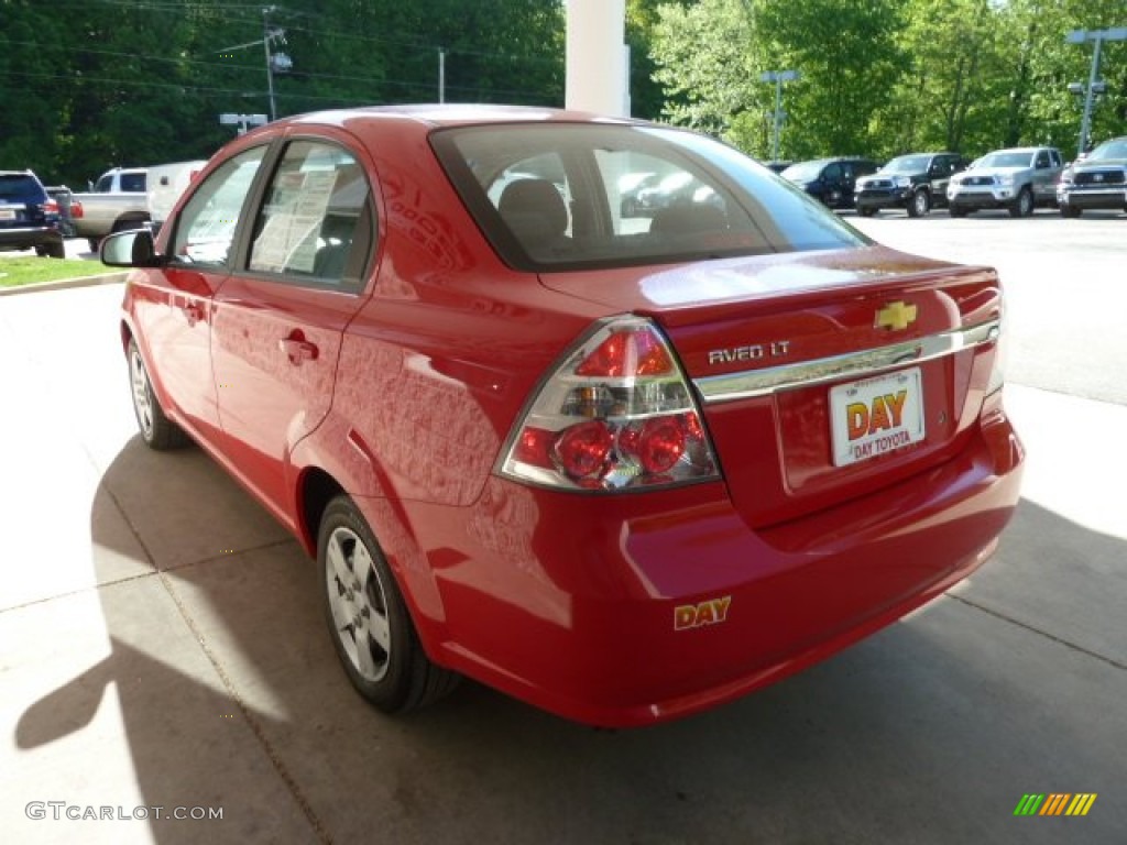 2010 Aveo LT Sedan - Victory Red / Charcoal photo #4