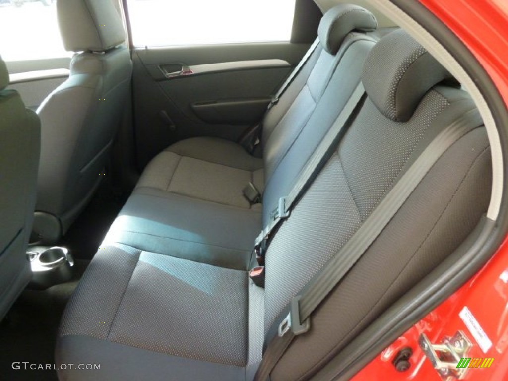 2010 Aveo LT Sedan - Victory Red / Charcoal photo #9