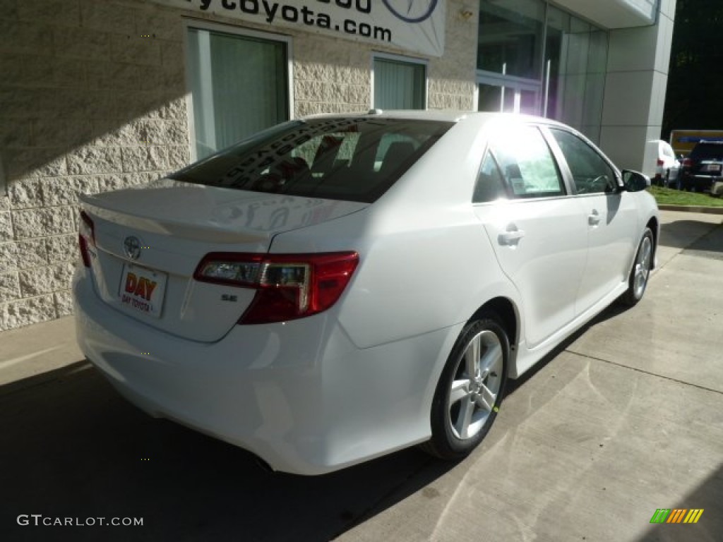 2012 Camry SE - Super White / Black/Ash photo #2