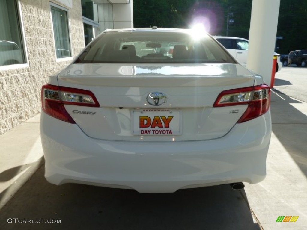 2012 Camry SE - Super White / Black/Ash photo #3