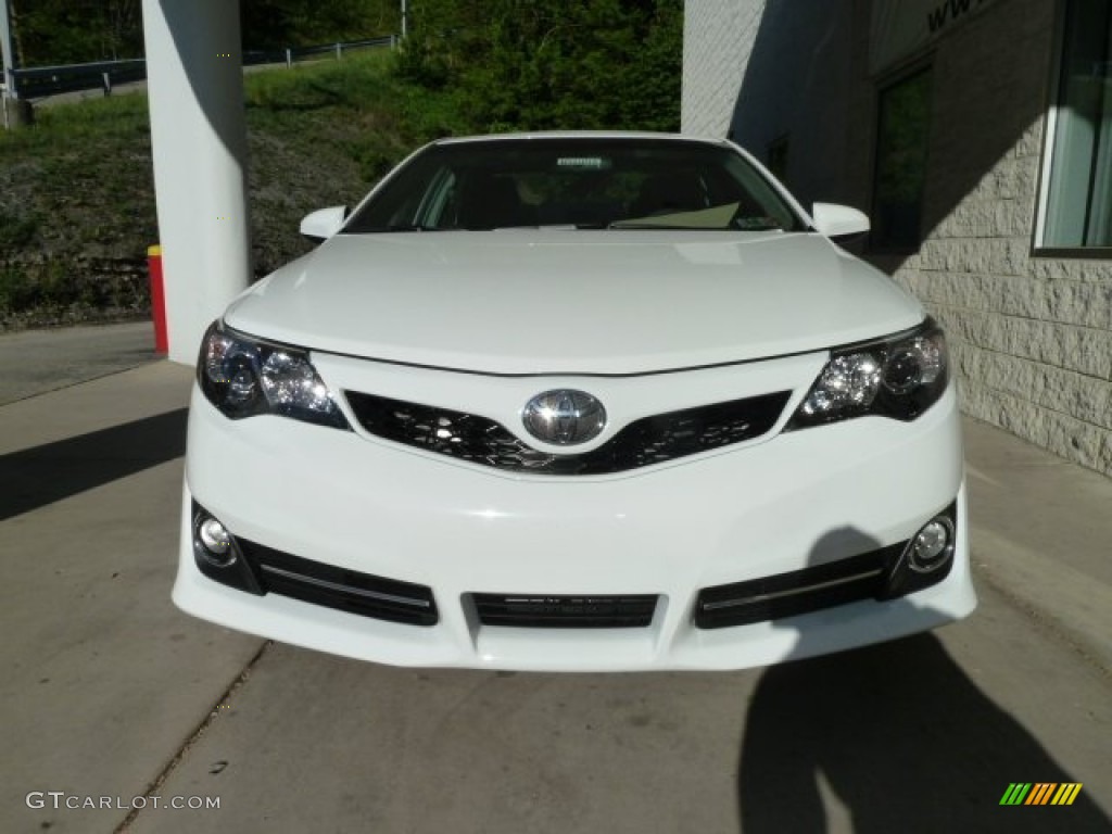 2012 Camry SE - Super White / Black/Ash photo #6