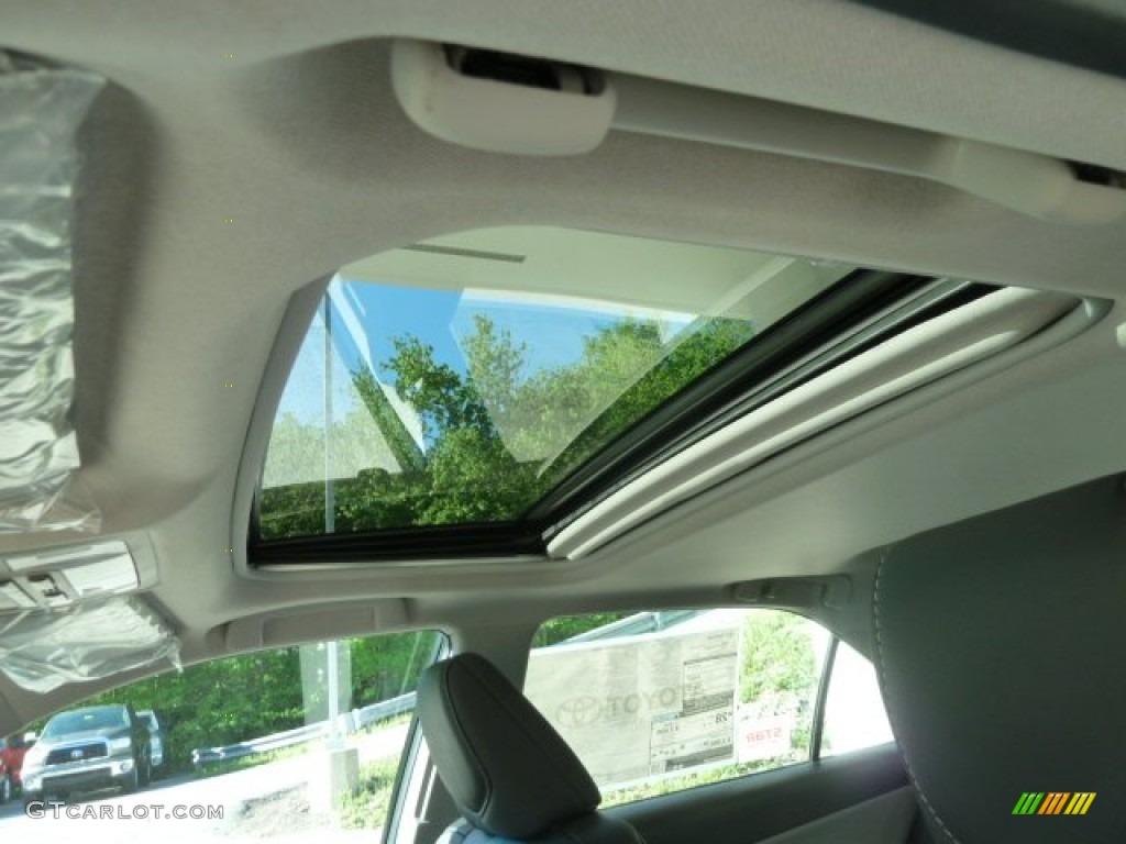 2012 Camry SE - Super White / Black/Ash photo #12