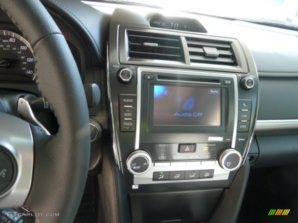 2012 Camry SE - Super White / Black/Ash photo #13