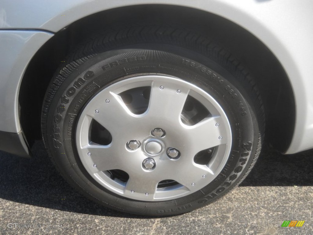 2001 Toyota ECHO Sedan Wheel Photos
