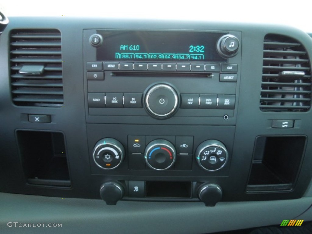 2010 GMC Sierra 1500 Regular Cab Controls Photo #65126803