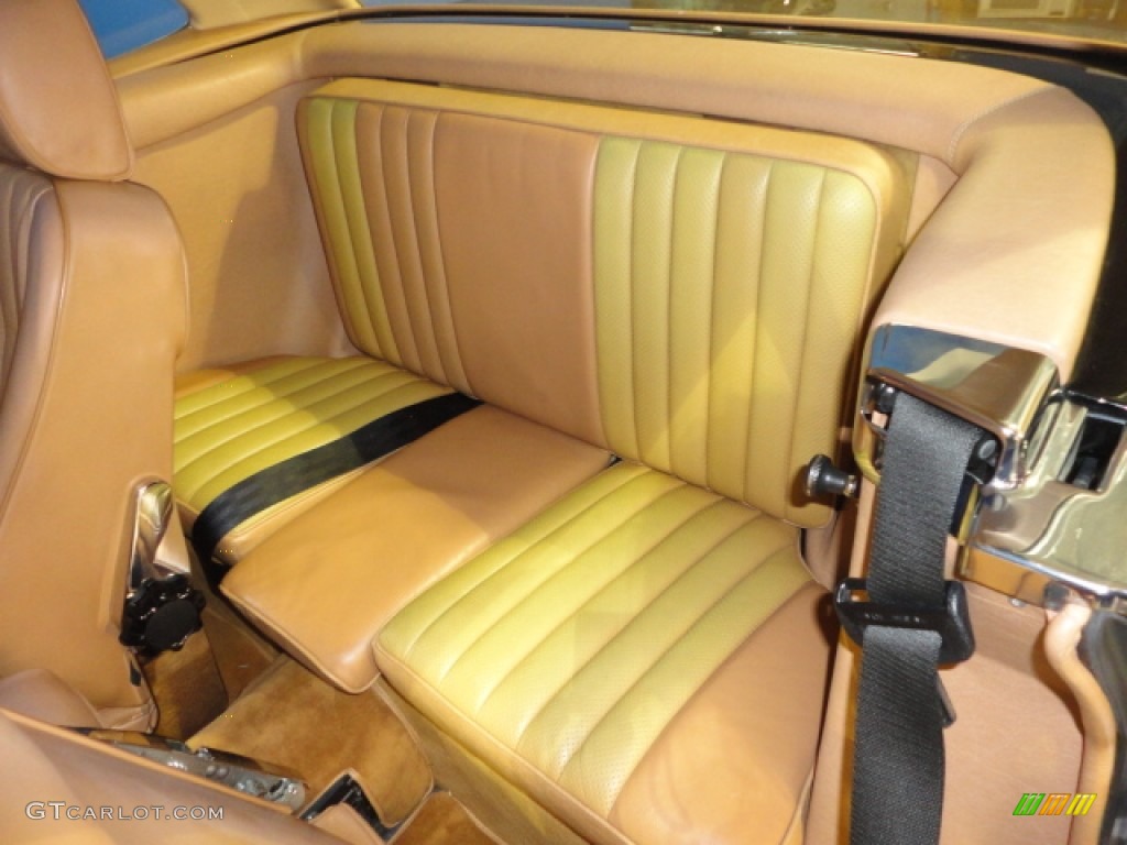 1986 Mercedes-Benz SL Class 560 SL Roadster Rear Seat Photo #65128255