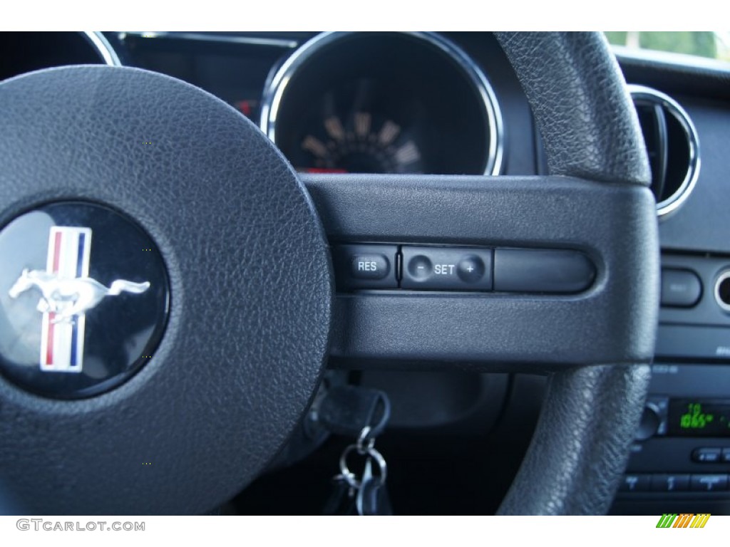 2005 Mustang V6 Premium Coupe - Satin Silver Metallic / Dark Charcoal photo #23