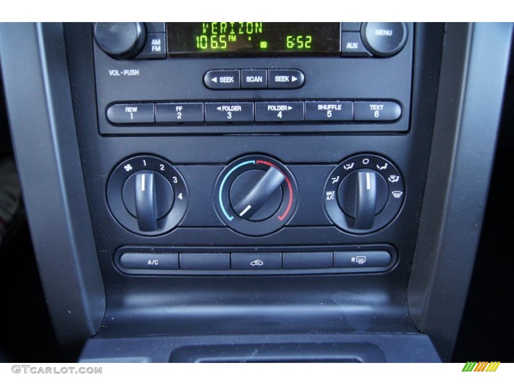 2005 Mustang V6 Premium Coupe - Satin Silver Metallic / Dark Charcoal photo #26