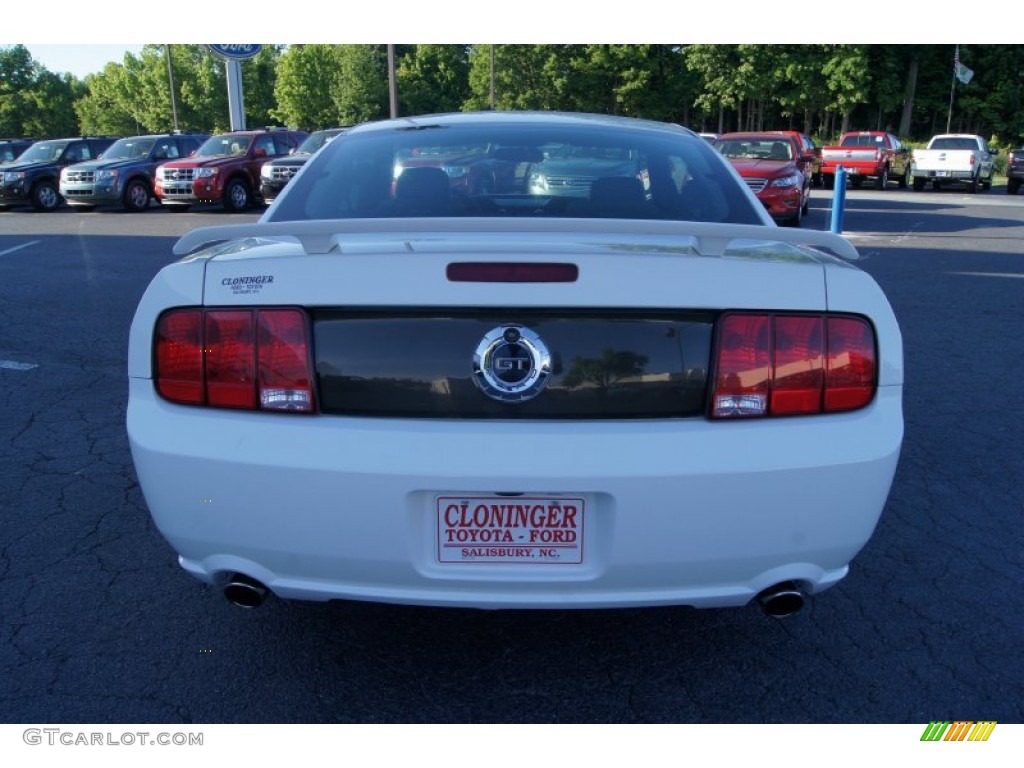 2006 Mustang GT Premium Coupe - Performance White / Dark Charcoal photo #4