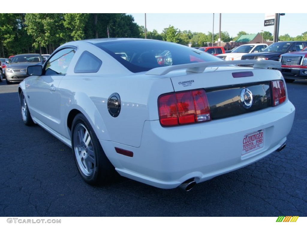 2006 Mustang GT Premium Coupe - Performance White / Dark Charcoal photo #34
