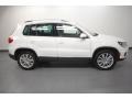 Candy White - Tiguan SE Photo No. 7