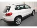Candy White - Tiguan SE Photo No. 11