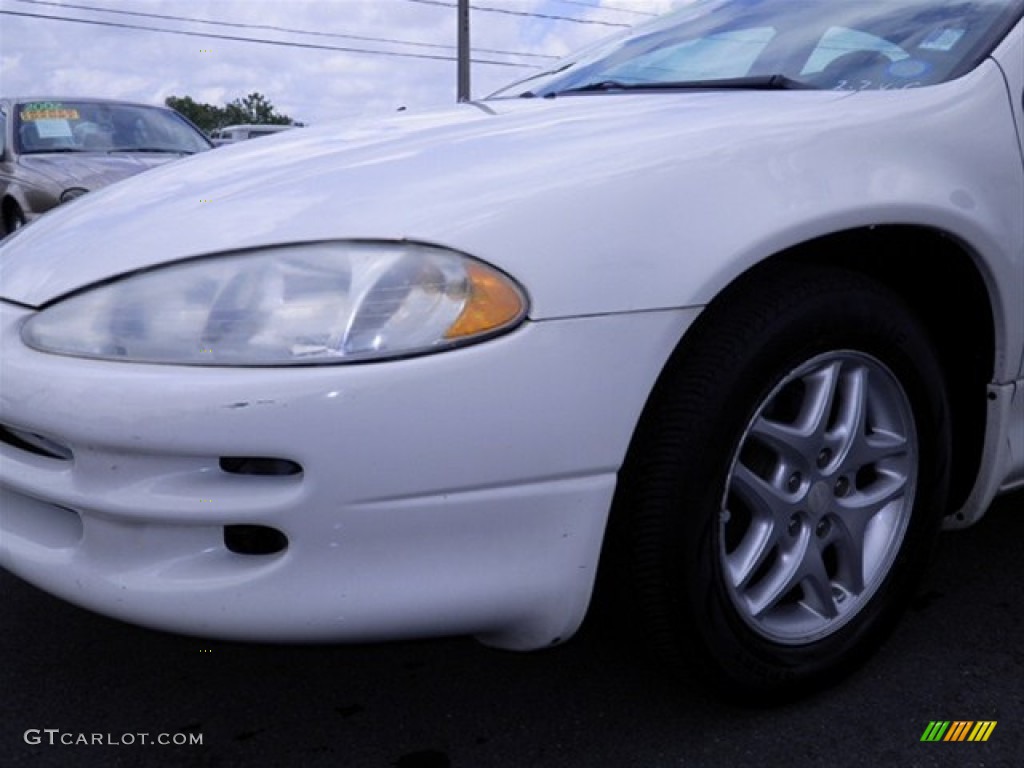2003 Intrepid SE - Stone White / Dark Slate Gray photo #4