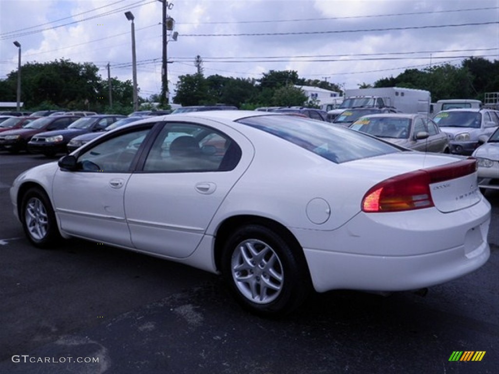 2003 Intrepid SE - Stone White / Dark Slate Gray photo #7