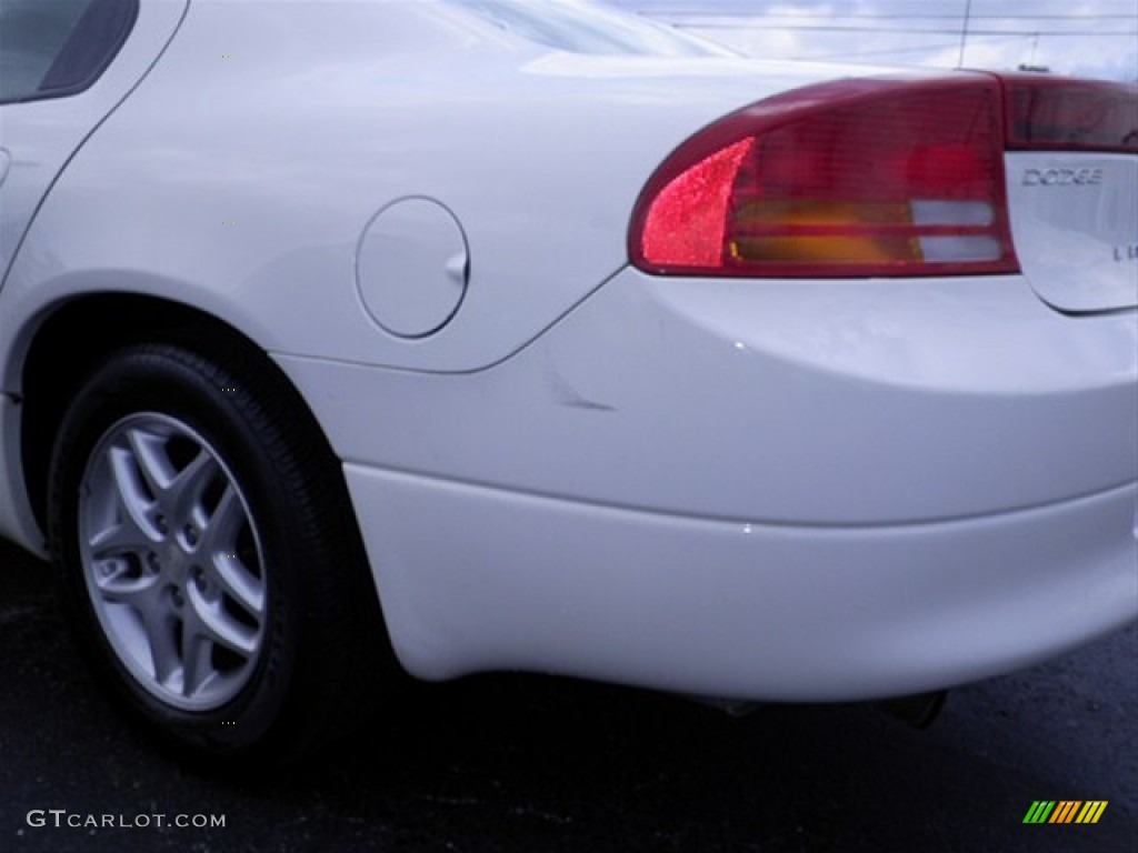 2003 Intrepid SE - Stone White / Dark Slate Gray photo #8