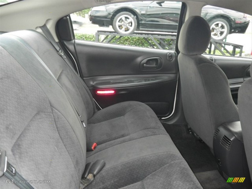 2003 Intrepid SE - Stone White / Dark Slate Gray photo #17