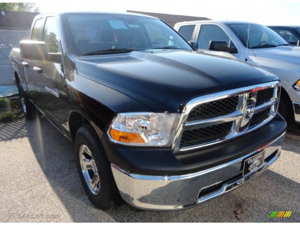 2012 Ram 1500 ST Quad Cab 4x4 - Black / Dark Slate Gray/Medium Graystone photo #2