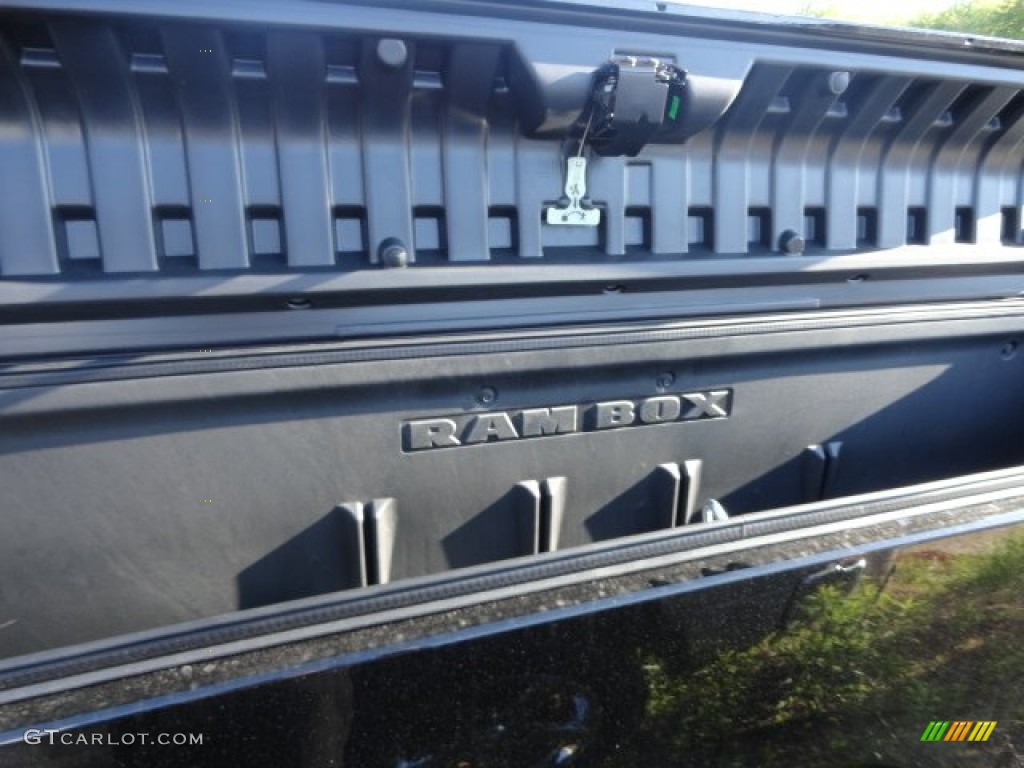 2012 Ram 1500 ST Quad Cab 4x4 - Black / Dark Slate Gray/Medium Graystone photo #4