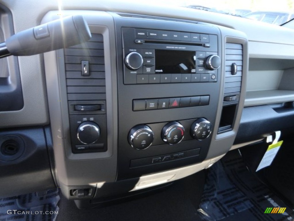 2012 Ram 1500 ST Quad Cab 4x4 - Black / Dark Slate Gray/Medium Graystone photo #8