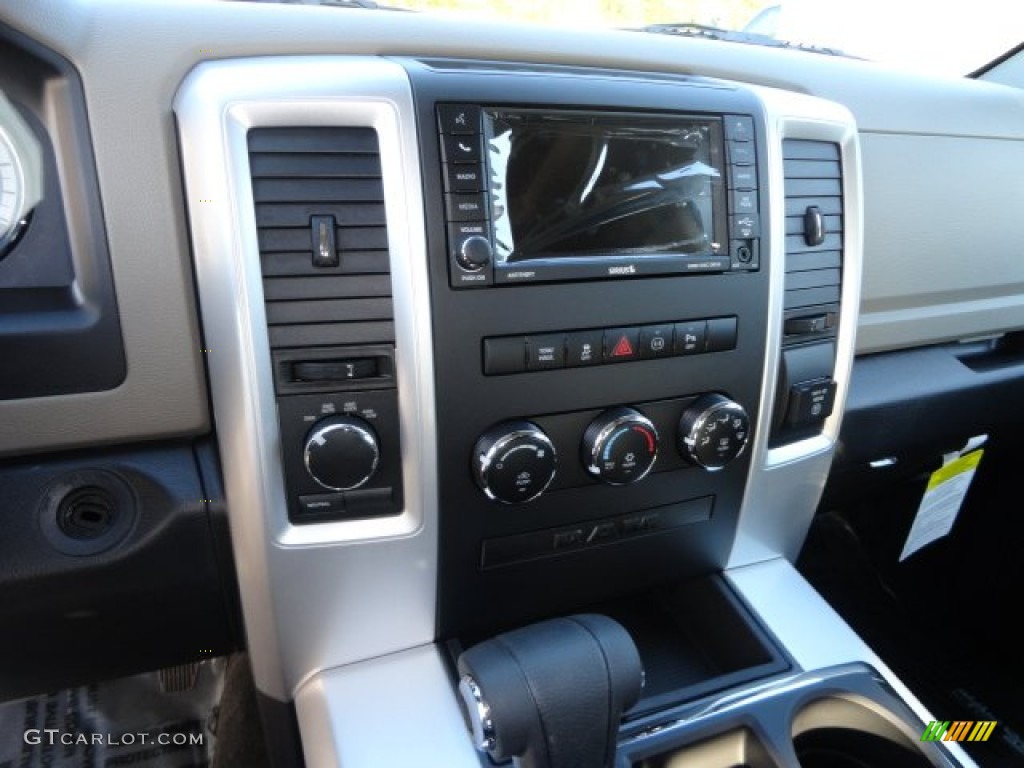 2012 Ram 1500 Big Horn Crew Cab 4x4 - Bright White / Dark Slate Gray/Medium Graystone photo #10