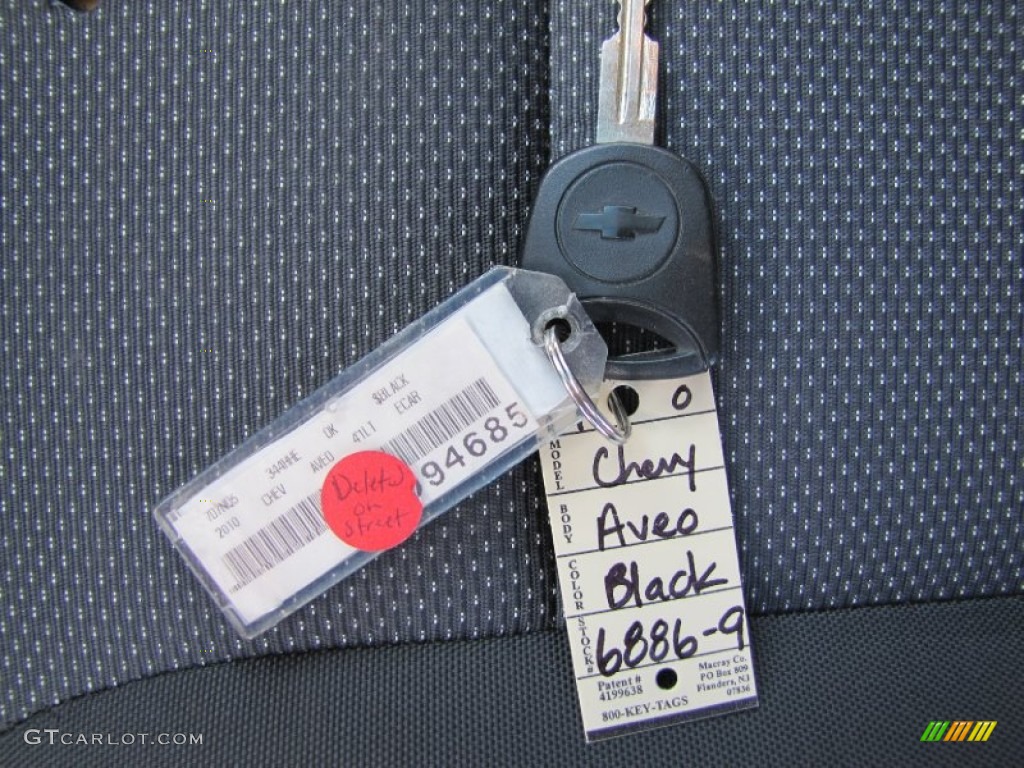 2010 Aveo LT Sedan - Black Granite / Charcoal photo #25