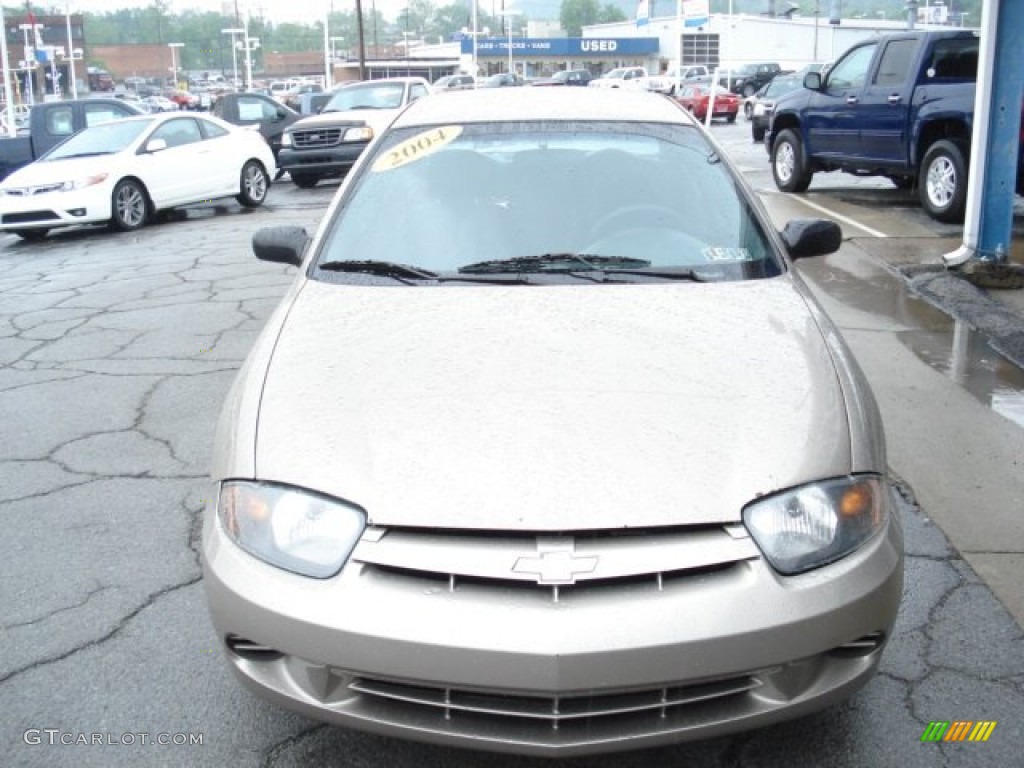 2004 Cavalier LS Sedan - Sandrift Metallic / Neutral photo #3