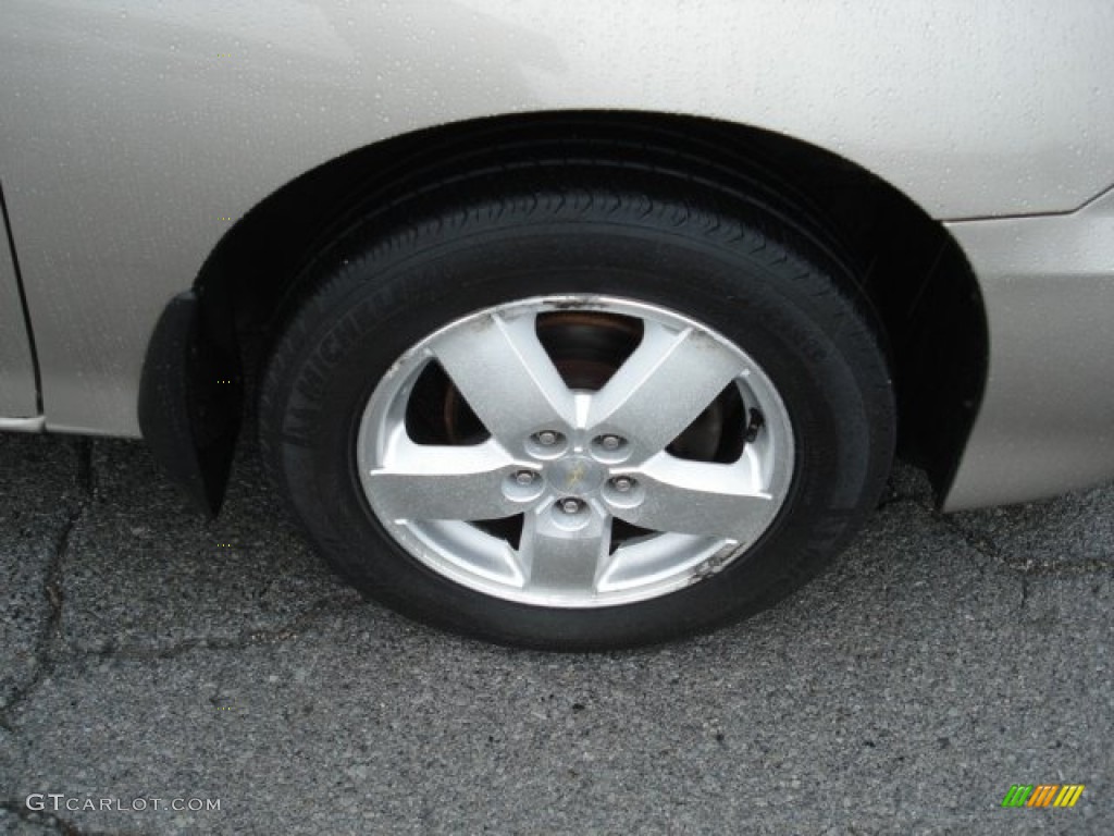 2004 Cavalier LS Sedan - Sandrift Metallic / Neutral photo #10