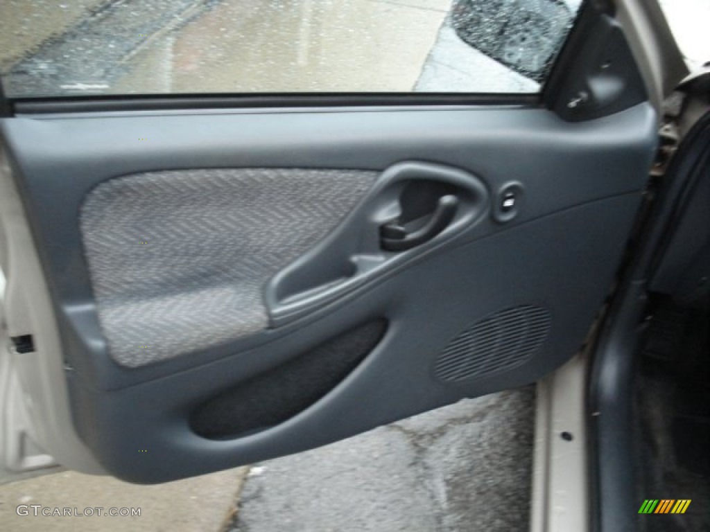 2004 Cavalier LS Sedan - Sandrift Metallic / Neutral photo #15