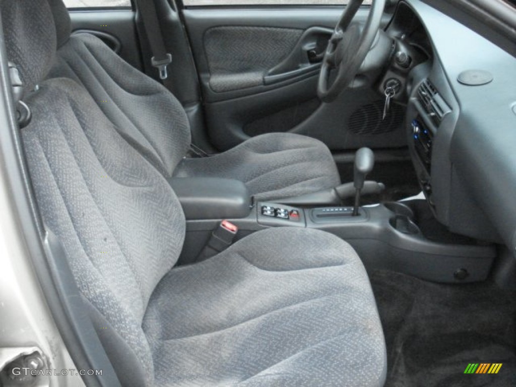 2004 Cavalier LS Sedan - Sandrift Metallic / Neutral photo #20