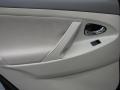 Black - Camry LE Photo No. 19