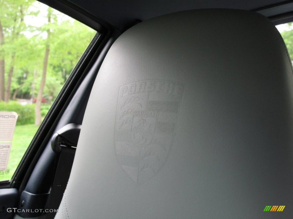 1996 Porsche 911 Turbo Porsche Crest in Headrest Photo #65154132