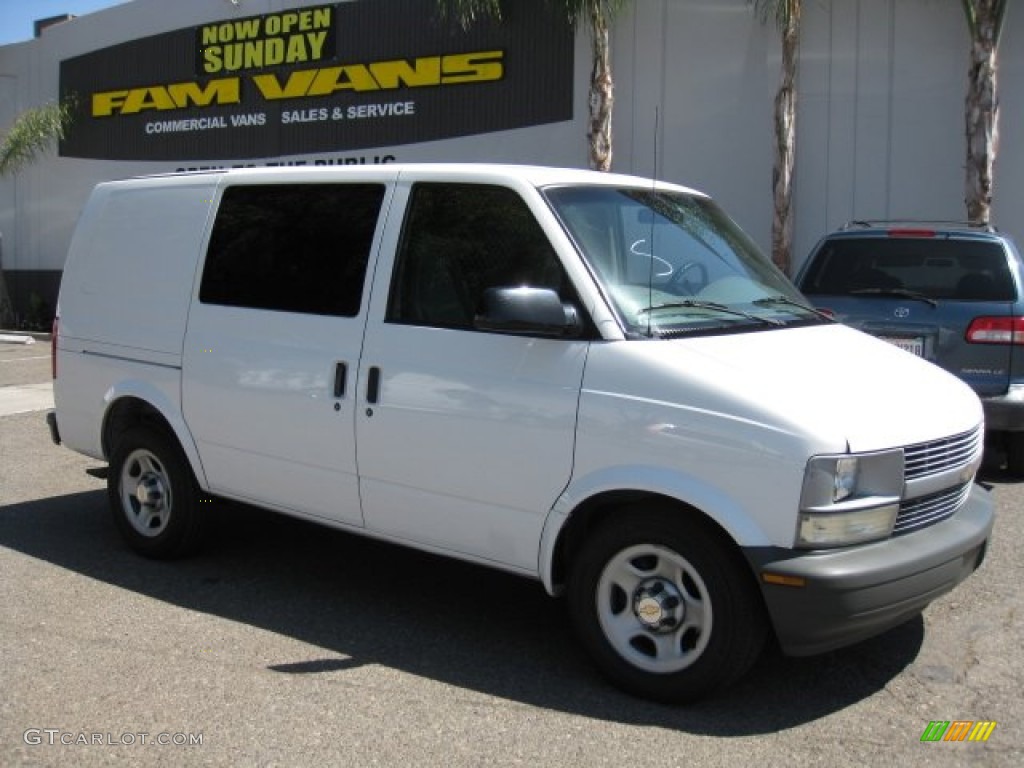 2004 Astro Cargo Van - Summit White / Medium Gray photo #1