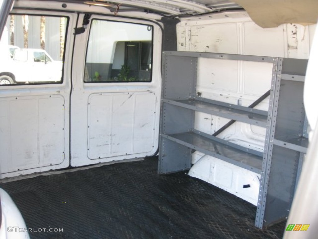 2004 Astro Cargo Van - Summit White / Medium Gray photo #8
