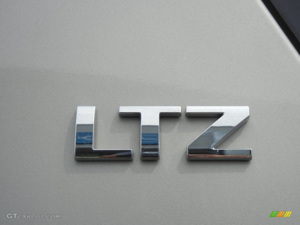2007 Chevrolet Tahoe LTZ Marks and Logos Photos