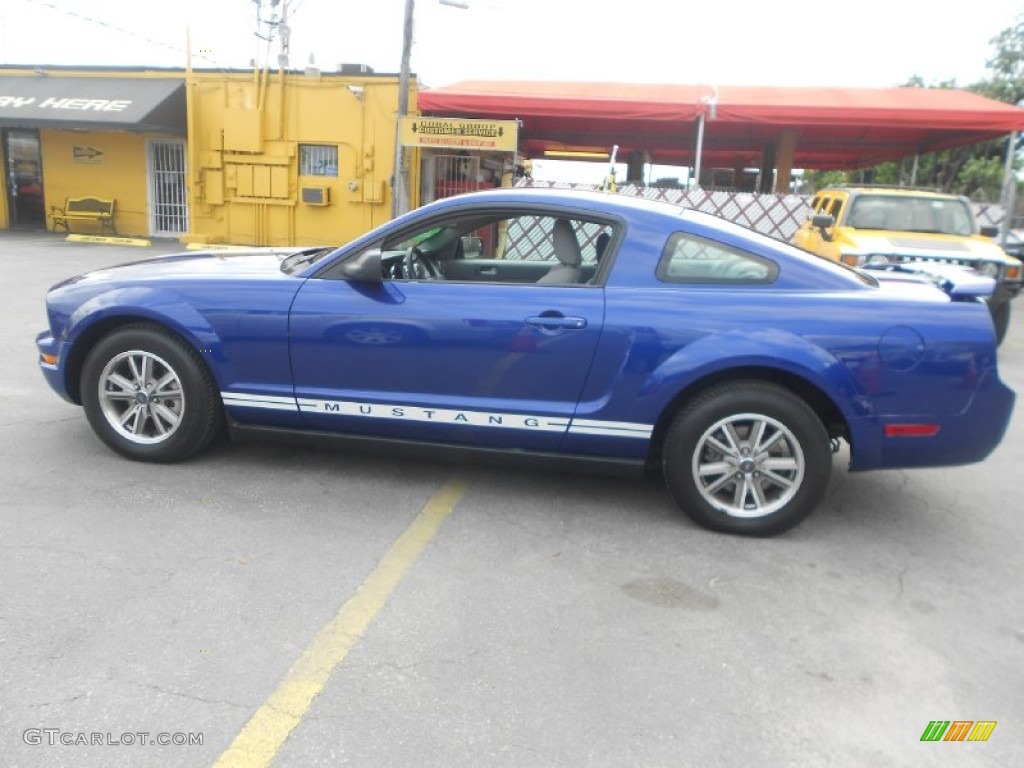 2005 Mustang V6 Deluxe Coupe - Sonic Blue Metallic / Light Graphite photo #8