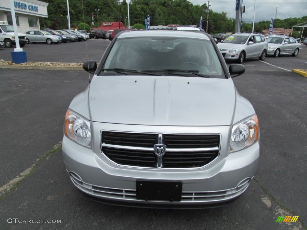 2010 Caliber SXT - Bright Silver Metallic / Dark Slate Gray photo #2