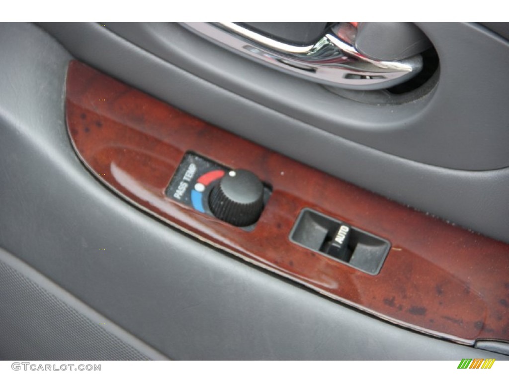2003 Oldsmobile Aurora 4.0 Controls Photo #65168256