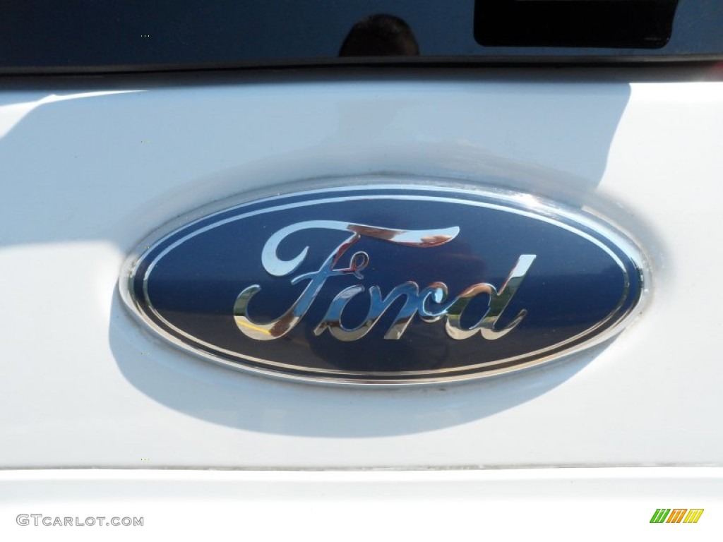 2005 Ford Expedition XLT 4x4 Marks and Logos Photo #65170956