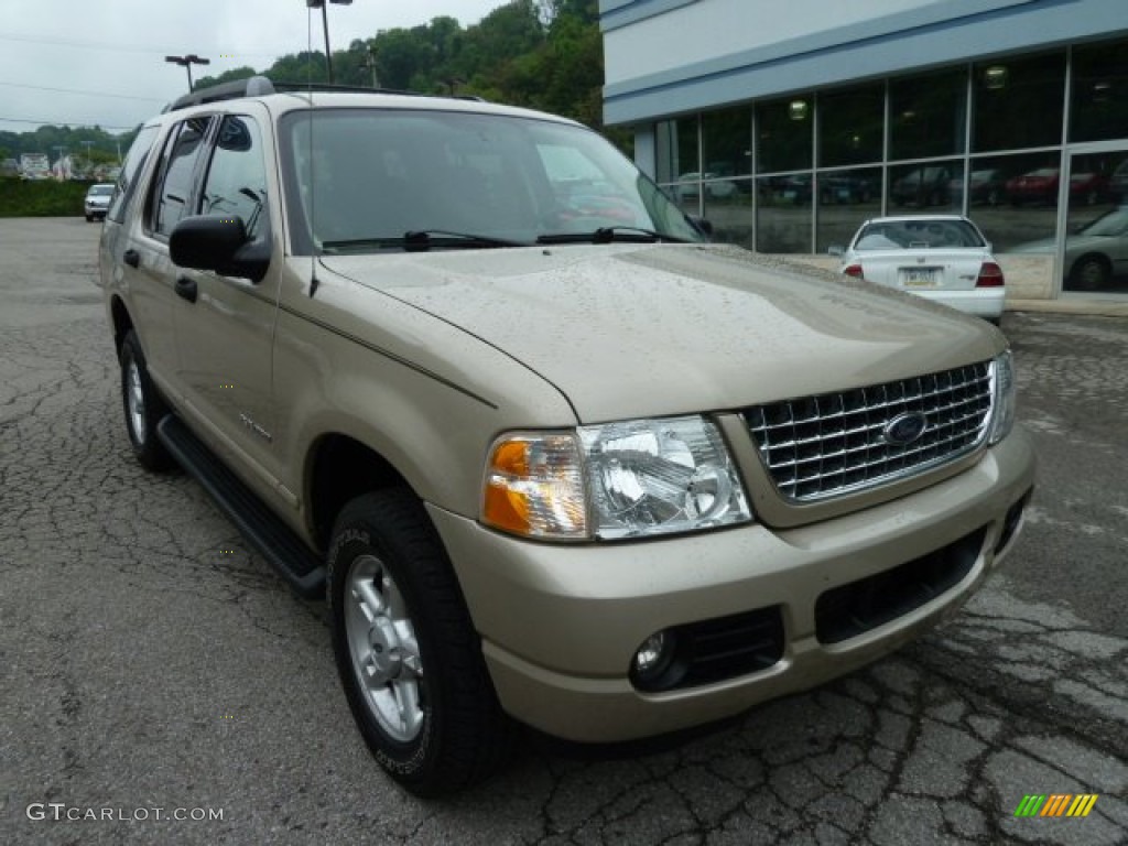 2005 Explorer XLT 4x4 - Pueblo Gold Metallic / Medium Parchment photo #8