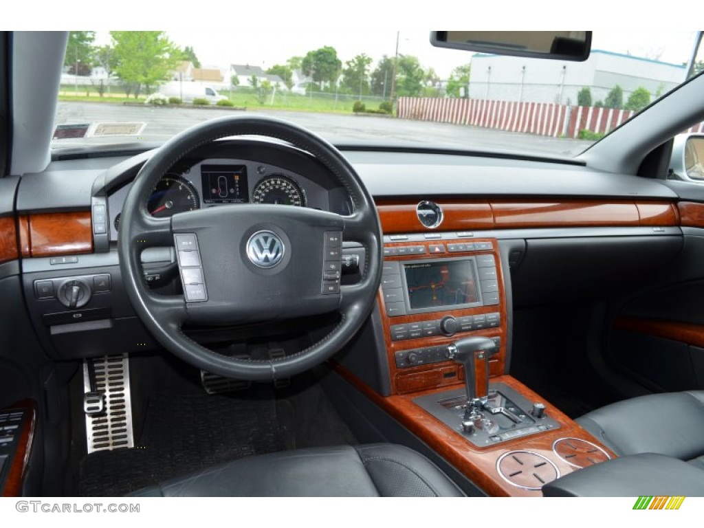 2005 Volkswagen Phaeton V8 4Motion Sedan Anthracite Dashboard Photo #65177601