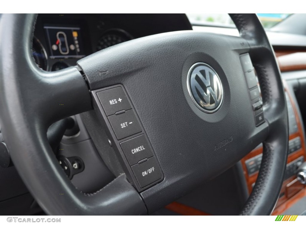 2005 Volkswagen Phaeton V8 4Motion Sedan Controls Photo #65177731