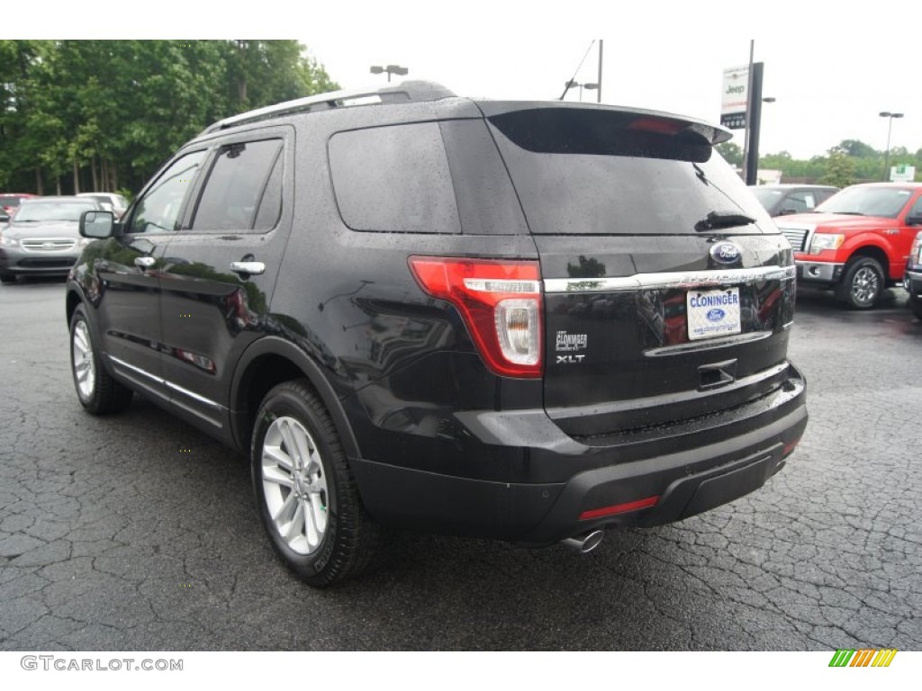 2013 Explorer XLT - Tuxedo Black Metallic / Medium Light Stone photo #36