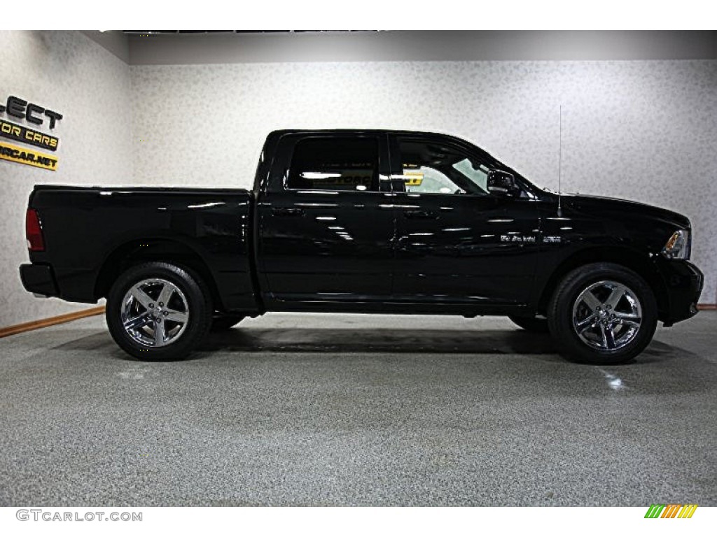 2009 Ram 1500 Sport Crew Cab 4x4 - Brilliant Black Crystal Pearl / Dark Slate Gray photo #4