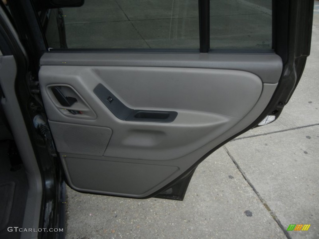 2004 Grand Cherokee Laredo - Graphite Metallic / Dark Slate Gray photo #9